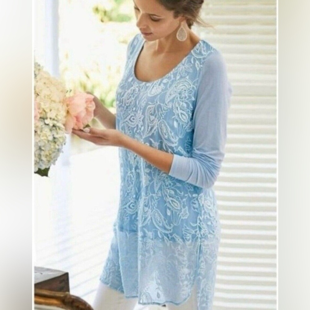 Soft‎ Surrounding - M, high low, sheer tunic, light blue